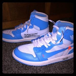 Jordan 1 retro high off-white unc Chicago. New-DS